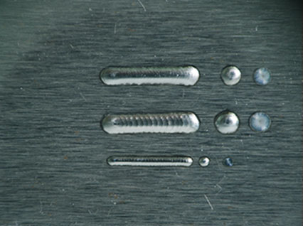 <a href='http://vrpbaga.cn/product/3.htm' class='text_a'>模具激光焊機</a>修復(fù)鏡面模具效果
